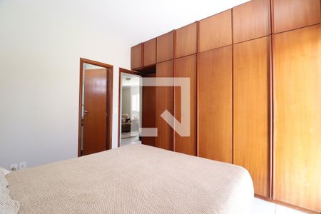 Quarto 1 - Suíte de apartamento para alugar com 3 quartos, 70m² em Santa Mônica, Uberlândia