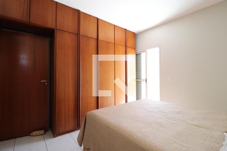 Quarto 1 - Suíte de apartamento para alugar com 3 quartos, 70m² em Santa Mônica, Uberlândia