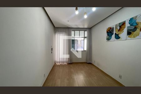 Sala de apartamento para alugar com 2 quartos, 48m² em Jardim Guanabara, Rio de Janeiro