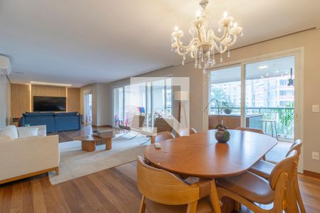 Sala de apartamento à venda com 3 quartos, 226m² em Vila Nova Conceição, São Paulo