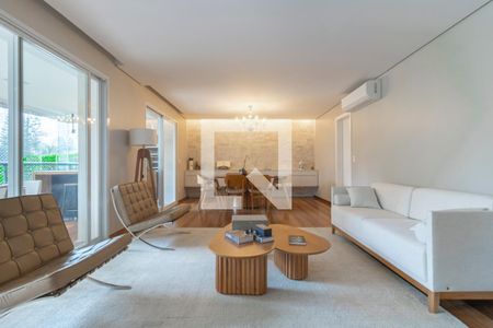 Sala de apartamento à venda com 3 quartos, 226m² em Vila Nova Conceição, São Paulo