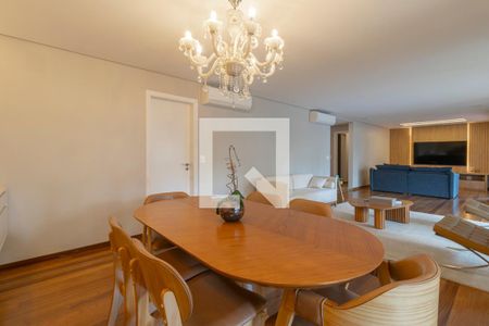 Sala de apartamento à venda com 3 quartos, 226m² em Vila Nova Conceição, São Paulo