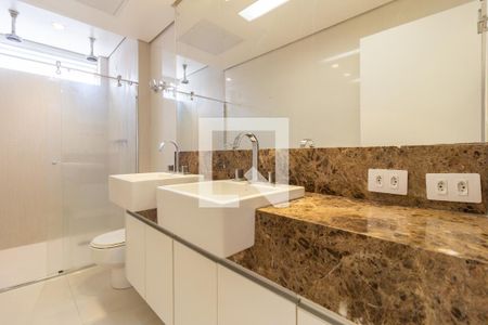 Banheiro da Suíte 1 de apartamento para alugar com 3 quartos, 156m² em Cerqueira César, São Paulo