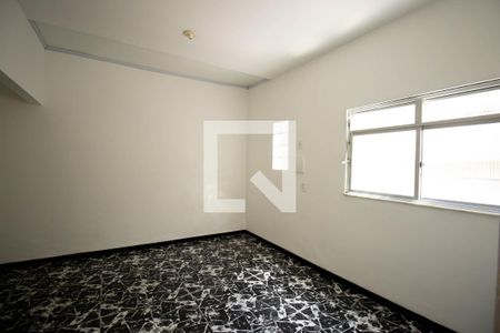 Suíte 1 de casa para alugar com 1 quarto, 30m² em Colubandê, São Gonçalo