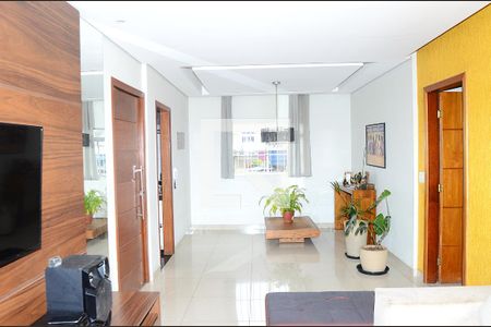 Sala de casa à venda com 3 quartos, 360m² em São Gabriel, Belo Horizonte