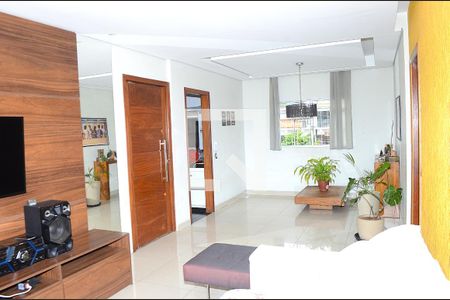 Sala de casa à venda com 3 quartos, 360m² em São Gabriel, Belo Horizonte