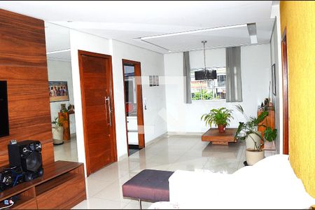 Sala de casa à venda com 3 quartos, 360m² em São Gabriel, Belo Horizonte