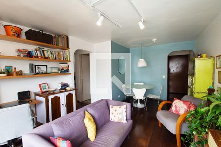 Sala de estar de apartamento à venda com 2 quartos, 60m² em Pinheiros, São Paulo