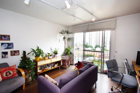 Sala de estar de apartamento à venda com 2 quartos, 60m² em Pinheiros, São Paulo