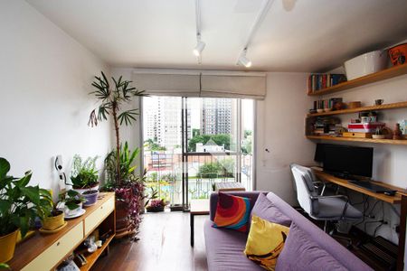 Sala de estar de apartamento à venda com 2 quartos, 60m² em Pinheiros, São Paulo