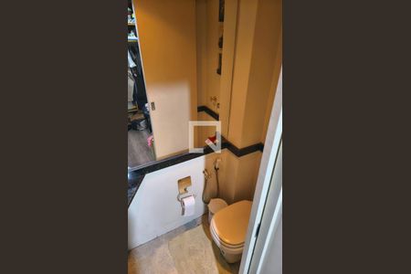 Banheiro de apartamento à venda com 2 quartos, 69m² em Menino Deus, Porto Alegre