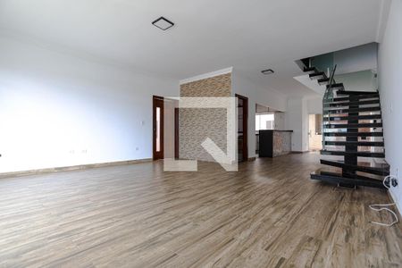 Sala de casa para alugar com 3 quartos, 206m² em Jardim Rubi, Mogi das Cruzes
