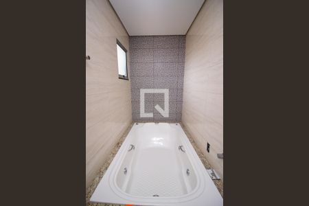 Banheiro da Suíte de casa à venda com 5 quartos, 160m² em Sapucaias, Contagem