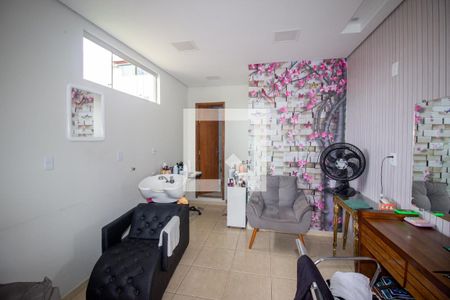 Escritório de casa à venda com 5 quartos, 160m² em Sapucaias, Contagem