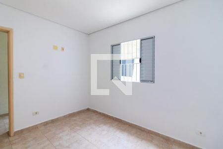 Quarto 1 de casa para alugar com 2 quartos, 65m² em Vila Romero, São Paulo
