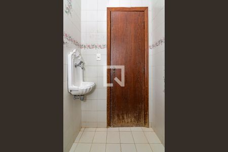 Lavabo de casa à venda com 4 quartos, 385m² em Nova Gameleira, Belo Horizonte