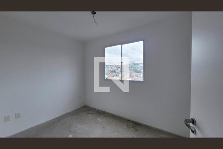 Apartamento para alugar com 2 quartos, 39m² em Jardim das Oliveiras, Itaquaquecetuba