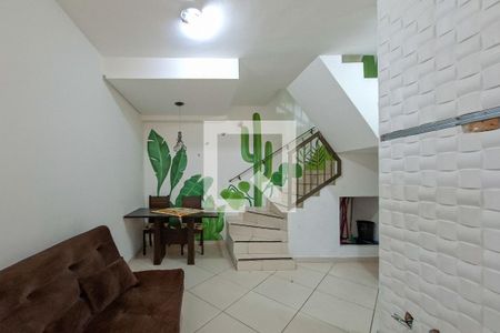 Sala de casa de condomínio para alugar com 1 quarto, 44m² em Cidade Ocian, Praia Grande