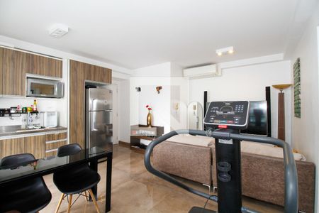 Sala e Cozinha de apartamento à venda com 2 quartos, 54m² em Sumarezinho, São Paulo