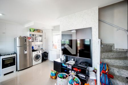 Sala e cozinha de apartamento para alugar com 2 quartos, 40m² em Vila Aricanduva, São Paulo