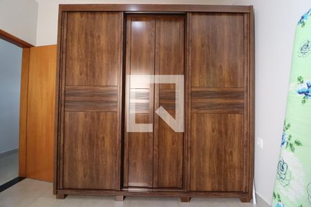 Quarto 1 de apartamento para alugar com 2 quartos, 78m² em Novo Mundo, Uberlândia