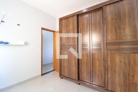 Quarto 1 de apartamento para alugar com 2 quartos, 78m² em Novo Mundo, Uberlândia