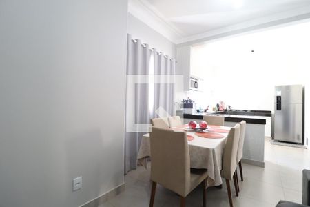 Sala de apartamento para alugar com 2 quartos, 78m² em Novo Mundo, Uberlândia