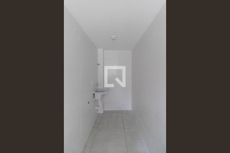 Sala/Cozinha/Área de Serviço  de apartamento para alugar com 2 quartos, 40m² em Vila Ré, São Paulo