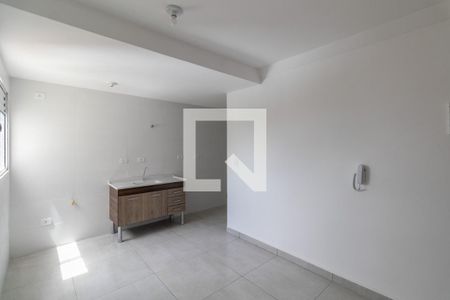 Sala/Cozinha/Área de Serviço  de apartamento para alugar com 2 quartos, 40m² em Vila Ré, São Paulo