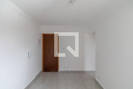 Sala/Cozinha/Área de Serviço  de apartamento para alugar com 2 quartos, 40m² em Vila Ré, São Paulo