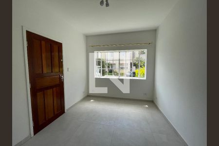 Sala de casa de condomínio para alugar com 2 quartos, 80m² em Bairro do Maranhao, Cotia