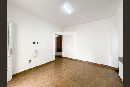 Casa para alugar com 1 quarto, 45m² em Califórnia, Belo Horizonte