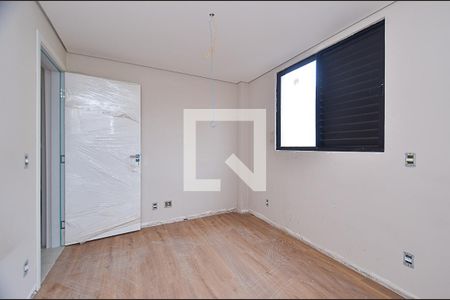 Suíte de apartamento à venda com 2 quartos, 60m² em Sagrada Família, Belo Horizonte