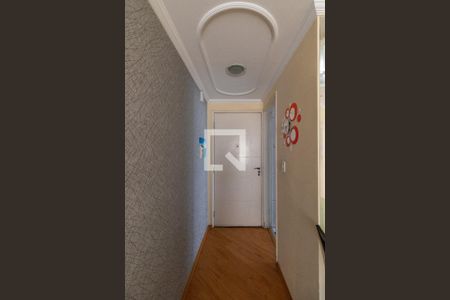 Corredor de apartamento à venda com 2 quartos, 53m² em Vila Carmosina, São Paulo
