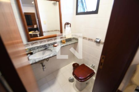 Lavabo de apartamento à venda com 3 quartos, 221m² em Cambuí, Campinas