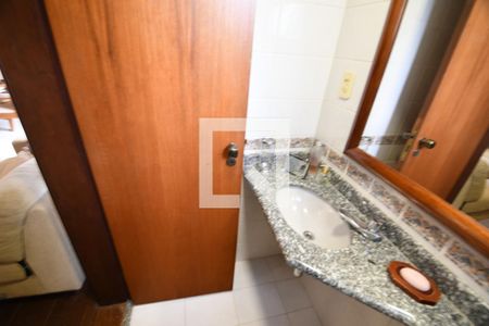 Lavabo de apartamento à venda com 3 quartos, 221m² em Cambuí, Campinas