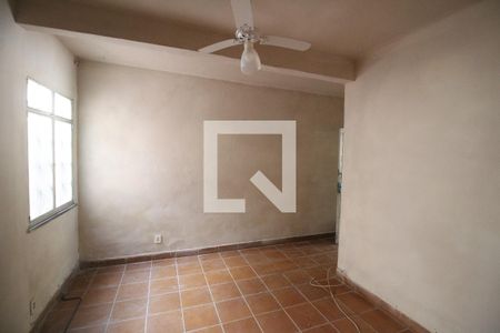 Sala de casa para alugar com 2 quartos, 872m² em Olinda, Nilópolis