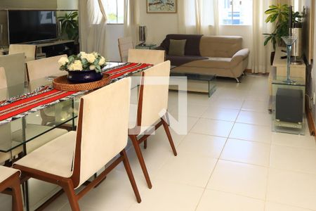 Sala de apartamento para alugar com 2 quartos, 85m² em Stiep, Salvador