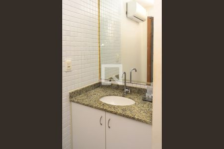 Lavabo de apartamento para alugar com 2 quartos, 120m² em Stiep, Salvador