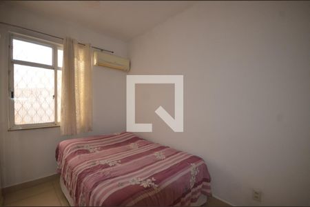 Quarto 2 de casa para alugar com 2 quartos, 325m² em Vila Valqueire, Rio de Janeiro