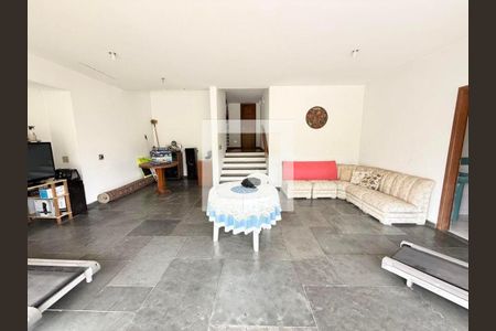 Casa à venda com 4 quartos, 400m² em Jardim Guedala, São Paulo