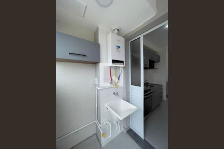 Cozinha e Área de Serviço de apartamento para alugar com 2 quartos, 44m² em Jardim Maringa, São Paulo