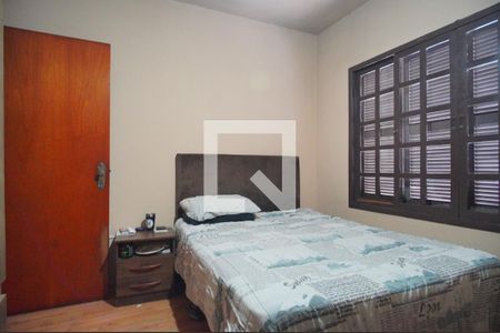Quarto 1 de casa à venda com 3 quartos, 200m² em Cristo Rei, São Leopoldo