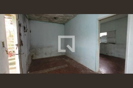 Sala de casa para alugar com 2 quartos, 279m² em Vila Augusta, Itaquaquecetuba