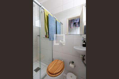 Banheior da Área de Serviço de apartamento à venda com 3 quartos, 92m² em Centro, Campinas