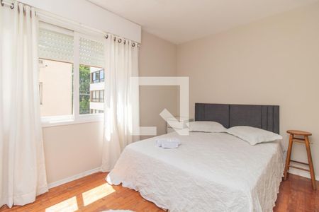 Quarto 1 de apartamento para alugar com 2 quartos, 78m² em Menino Deus, Porto Alegre