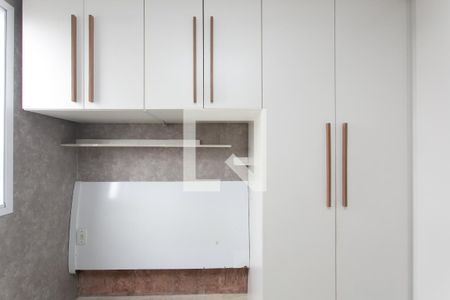 Quarto 1  de apartamento para alugar com 2 quartos, 54m² em Conjunto Residencial José Bonifácio, São Paulo