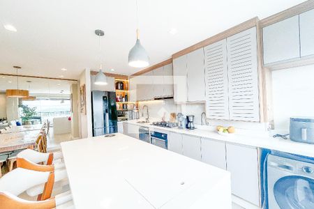 Sala de apartamento à venda com 2 quartos, 67m² em Vila Anastácio, São Paulo