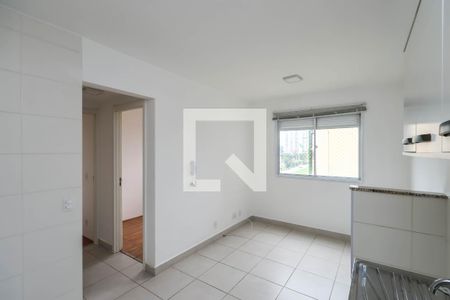 Sala e Cozinha de apartamento para alugar com 2 quartos, 32m² em Parque Fongaro, São Paulo