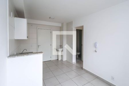 Sala e Cozinha de apartamento para alugar com 2 quartos, 32m² em Parque Fongaro, São Paulo